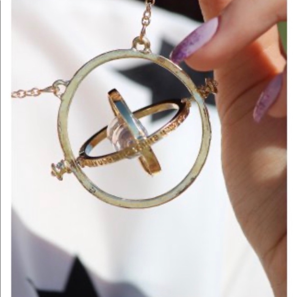 Retro Alloy Sand Clock Pendant Necklace